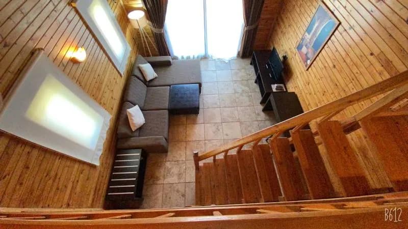 Club Sun Village Dubleks bungalov ahşap merdiven